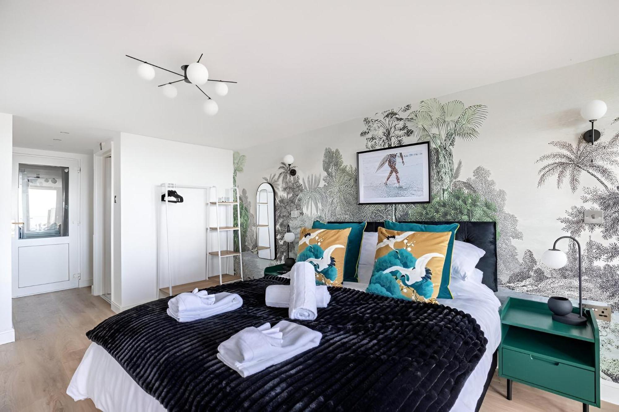 Seaview Symphony Opulent 4br Haven For Big Groups Apartment