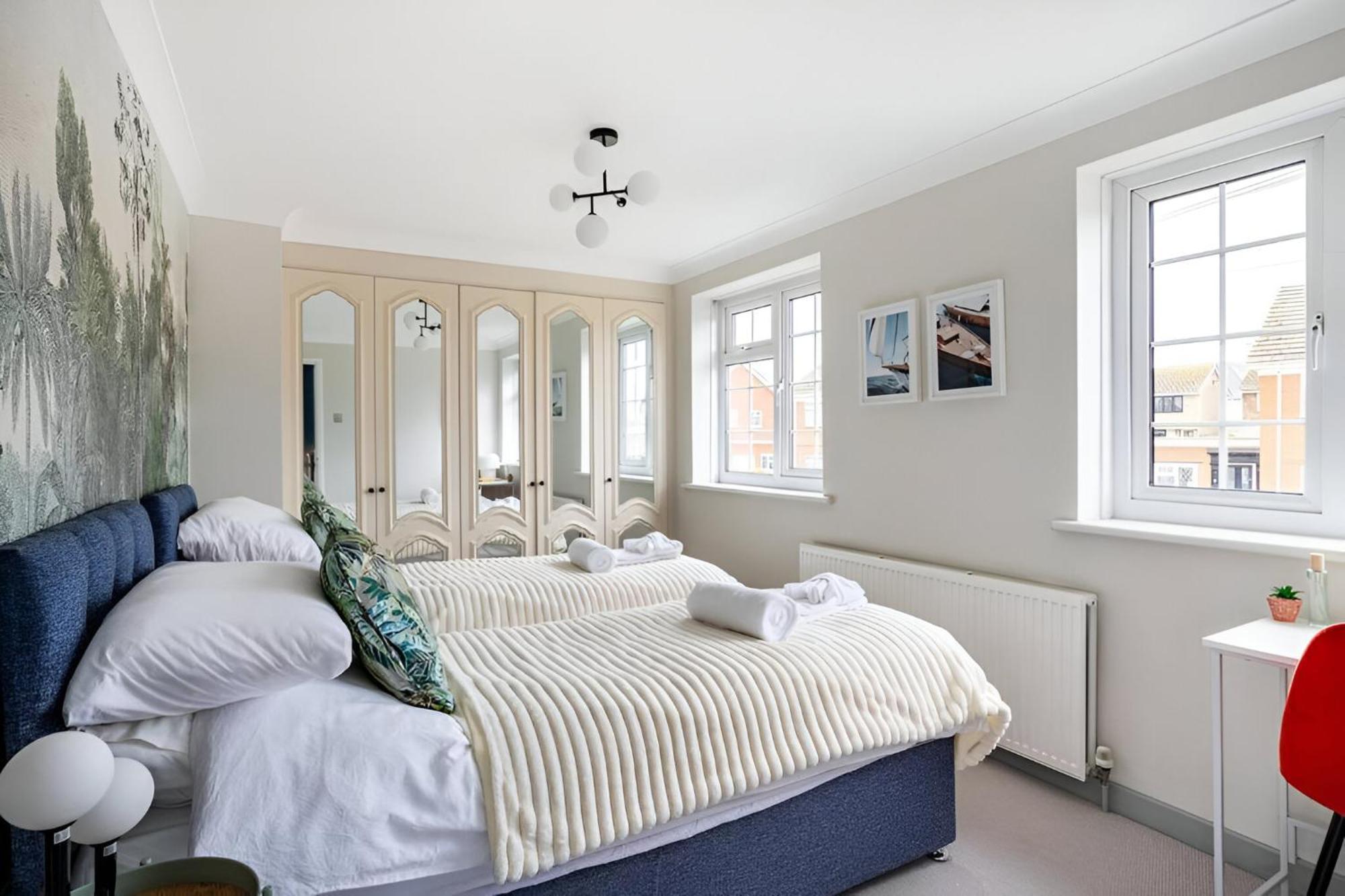 Apartment Seaview Symphony Opulent 4br Haven For Big Groups *